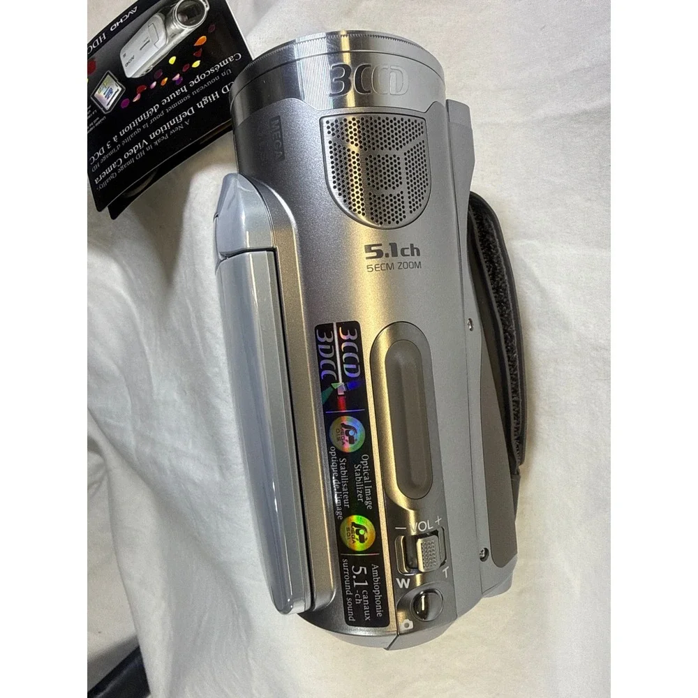 Panasonic HDC-SD1 High Def Video Camera 3CCD 1080i never used NO BATTERY